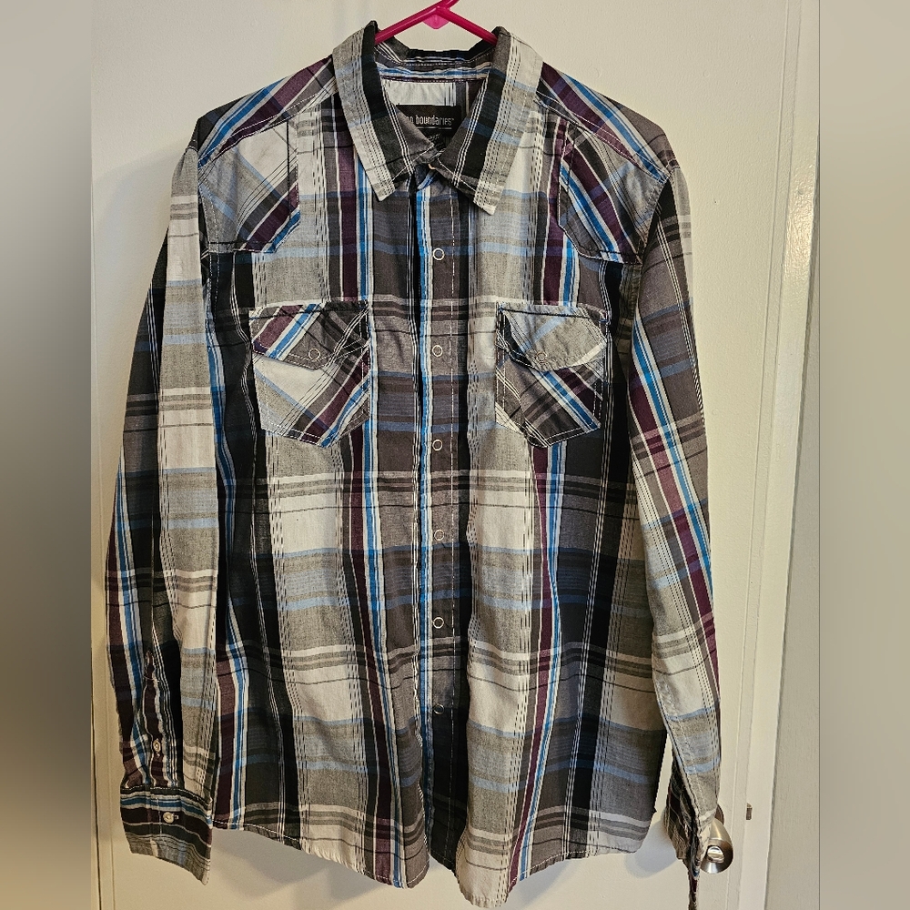 No Boundaries Multicolor XL Plaid Button-Down Shirt Like New
